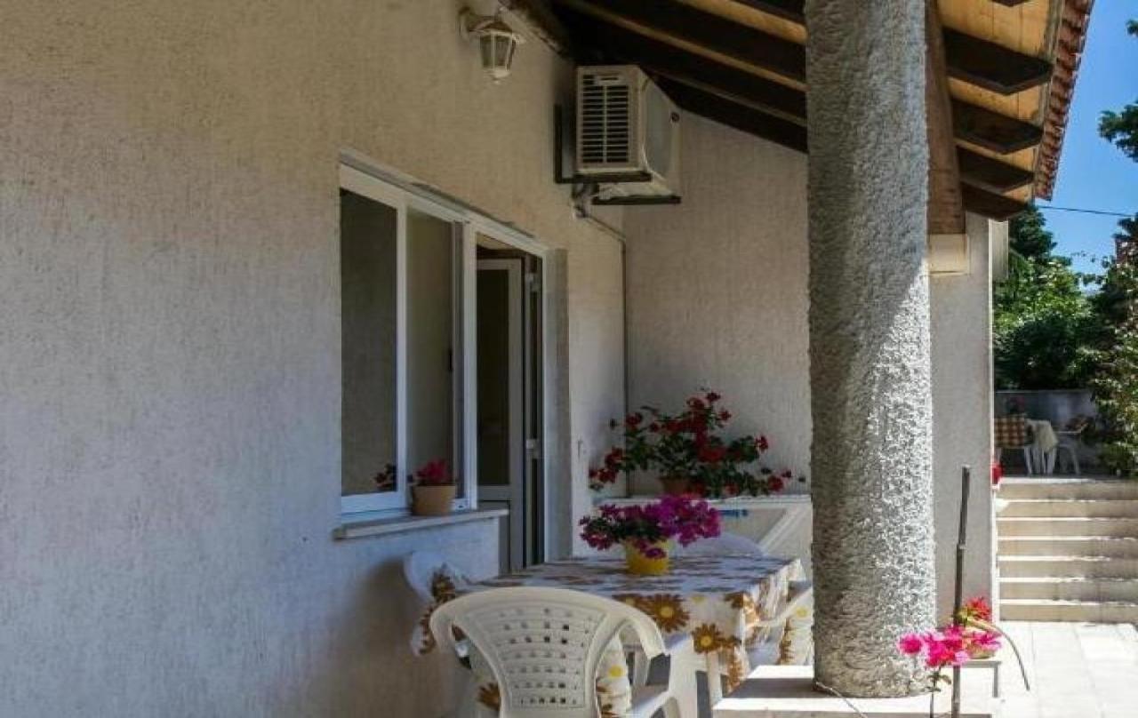 Apartament Elelu *