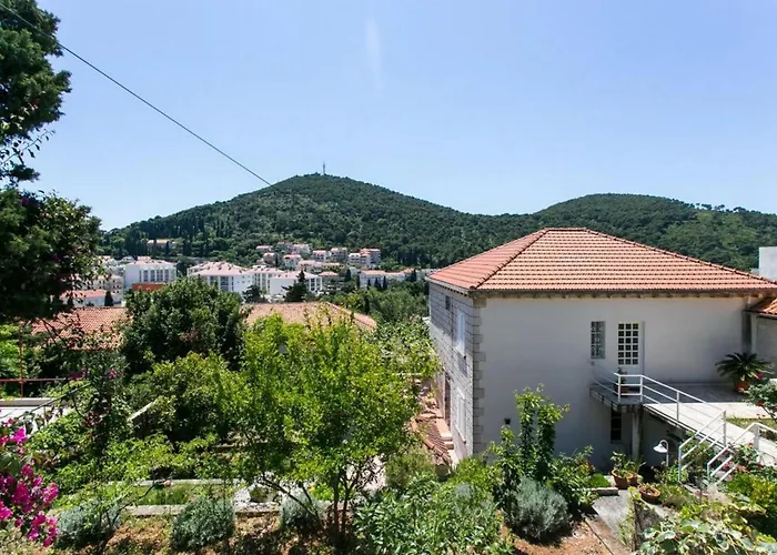 Apartments Elelu